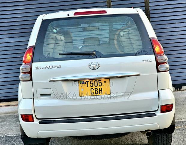 Toyota Land Cruiser Prado 2005 White