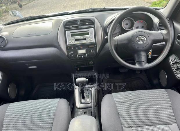 Toyota RAV4 Automatic 2003 Silver