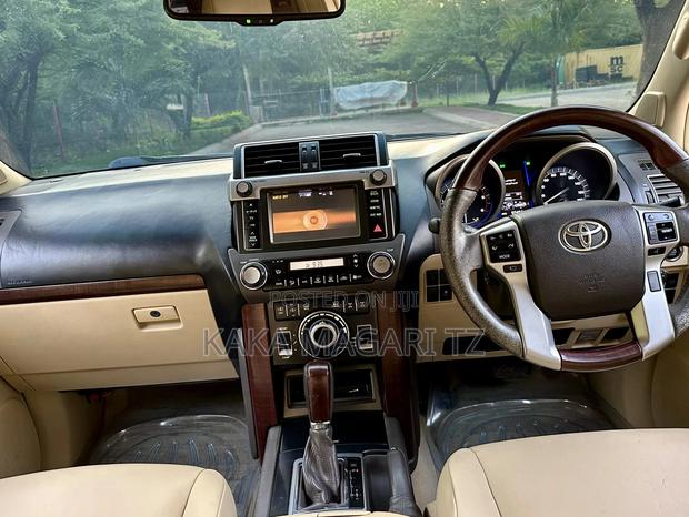 Toyota Land Cruiser Prado 2016 White