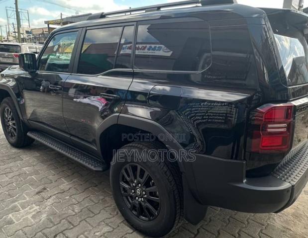 Toyota Land Cruiser Prado 2024 Black