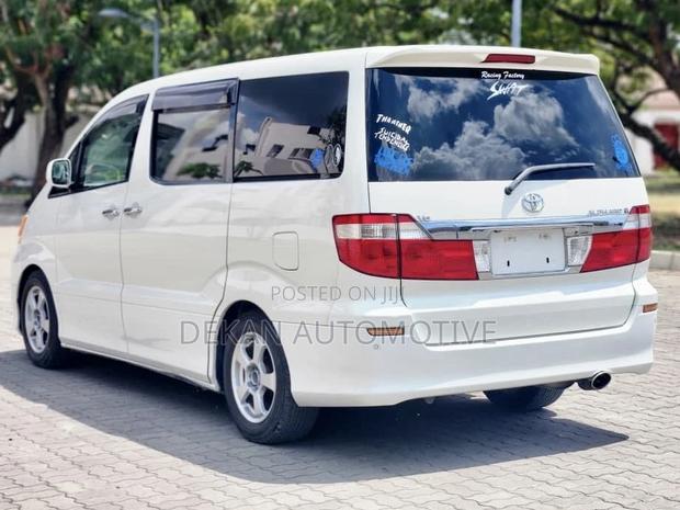 Toyota Alphard 2.4 Petrol FWD 2005 White