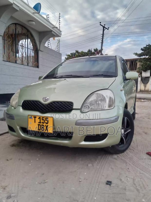Toyota Vitz 2005 Beige