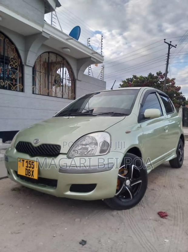 Toyota Vitz 2005 Beige