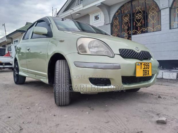 Toyota Vitz 2005 Beige