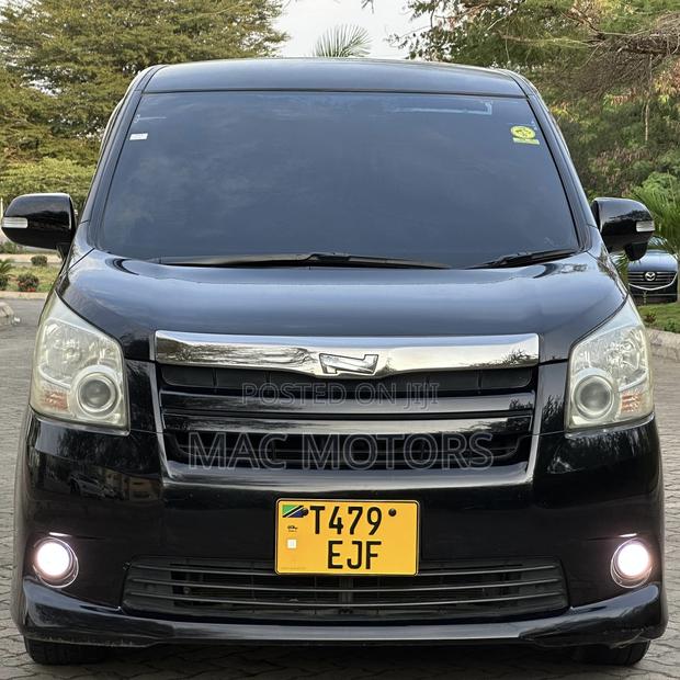 Toyota Noah 2008 Black