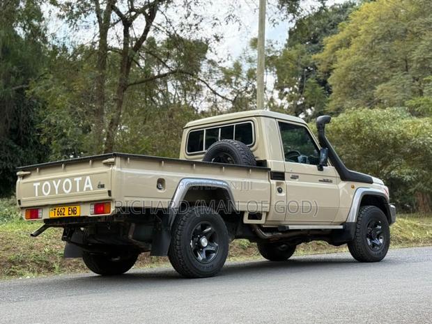 Toyota Land Cruiser 2009 Beige