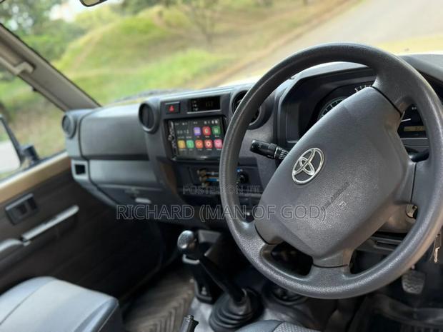 Toyota Land Cruiser 2009 Beige