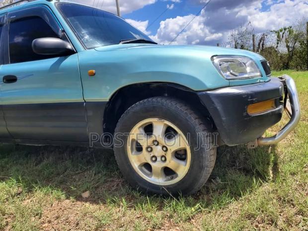 Toyota RAV4 1999 Blue
