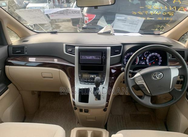 Toyota Alphard 2.4 Petrol FWD 2013 White