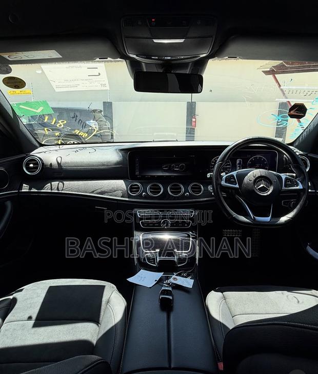 Mercedes-Benz E200 2016 Matt Black