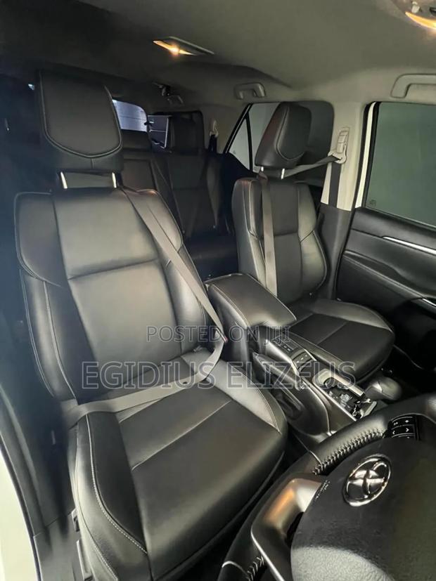 Toyota Fortuner 2023 White