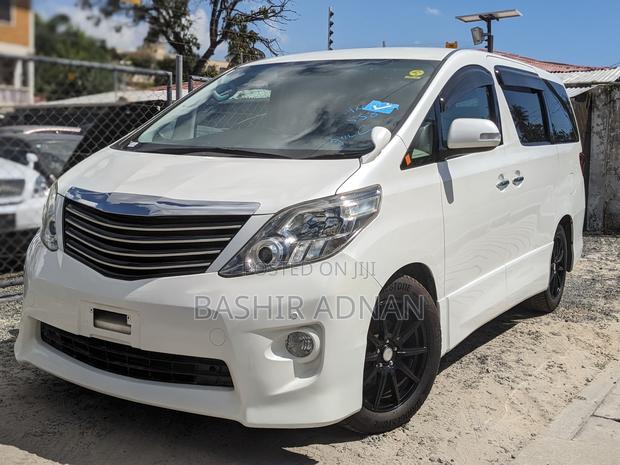 Toyota Alphard 2.4 Petrol FWD 2009 White