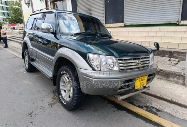 Toyota Land Cruiser Prado 2000 Green