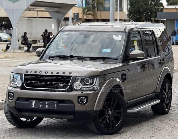 Land Rover Discovery 2015 Brown