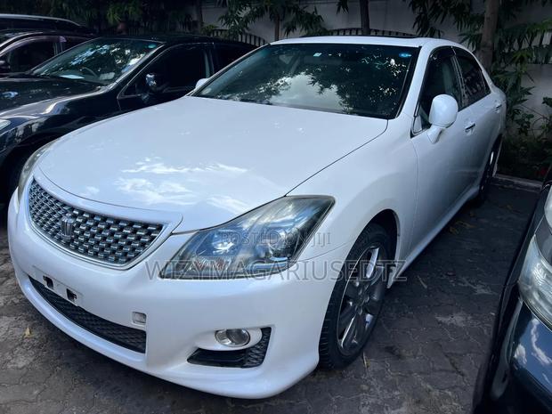 Toyota Crown 2008 White