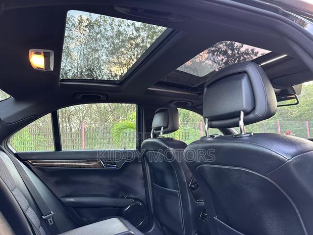 Mercedes-Benz C-Class 2009 Black