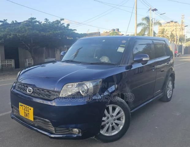 Toyota Corolla Rumion 2010 Blue