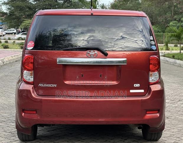 Toyota Corolla Rumion Hatchback 1.5 FWD 2009 Maroon