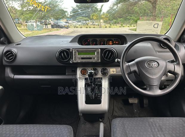 Toyota Corolla Rumion Hatchback 1.5 FWD 2009 Maroon