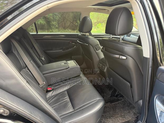 Toyota Crown 2005 Matt Black