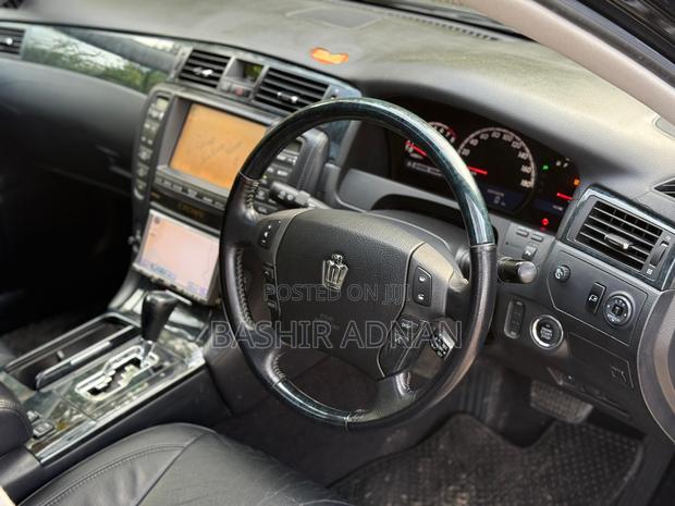 Toyota Crown 2005 Matt Black