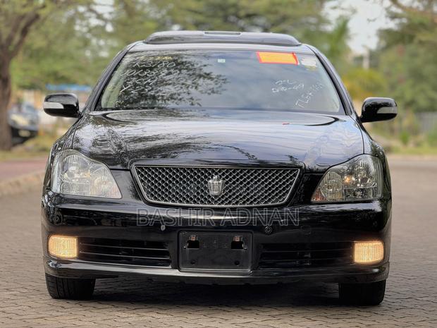Toyota Crown 2005 Matt Black