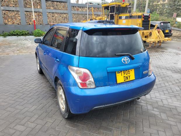 Toyota IST 2004 Blue