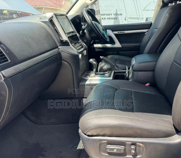 Toyota Land Cruiser 2017 Silver