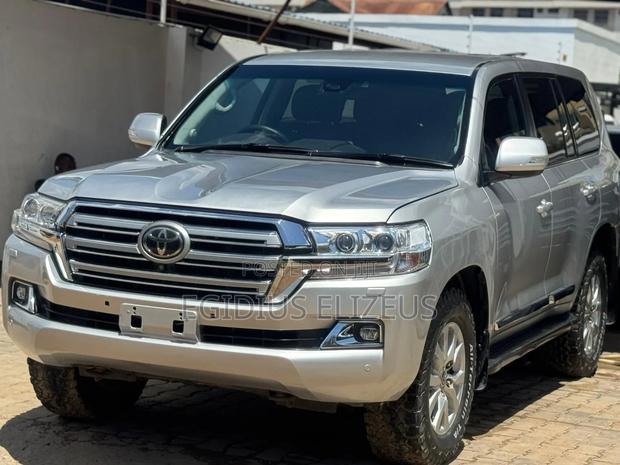 Toyota Land Cruiser 2017 Silver