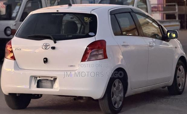 Toyota Vitz 2009 White