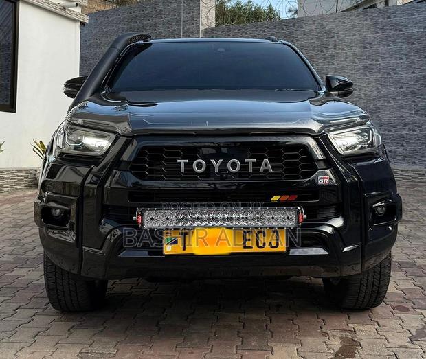 Toyota Hilux Revo Double Cab Deisel 2.8 RWD 2022 Black