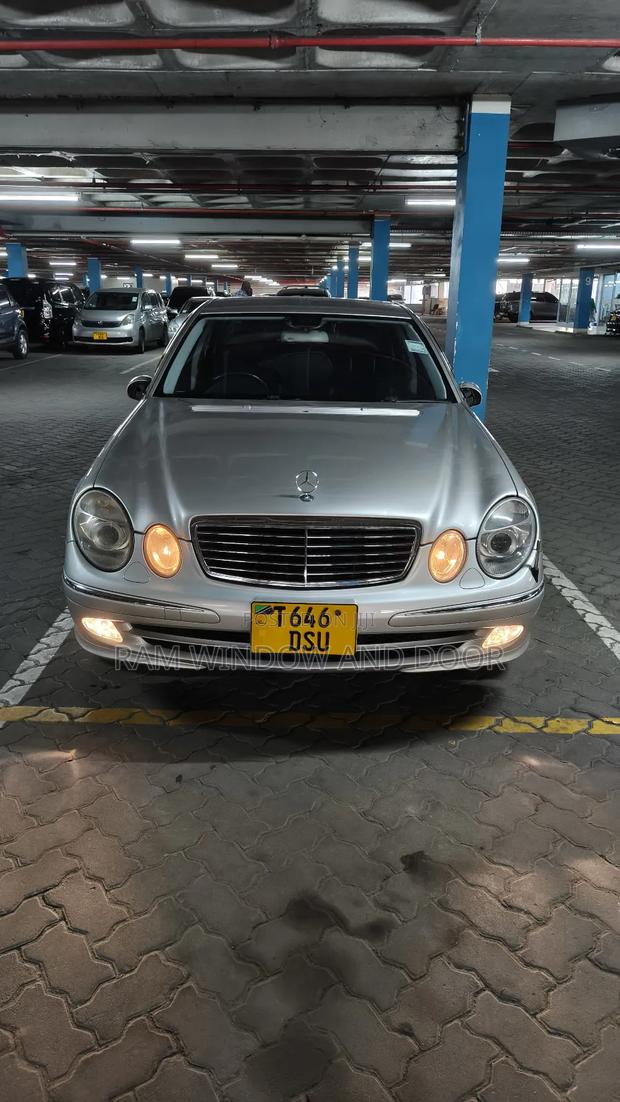 Mercedes-Benz E320 2004 Silver