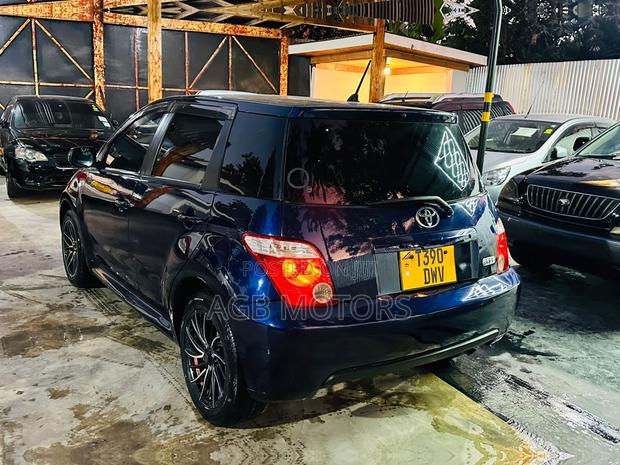 Toyota IST 2005 Blue