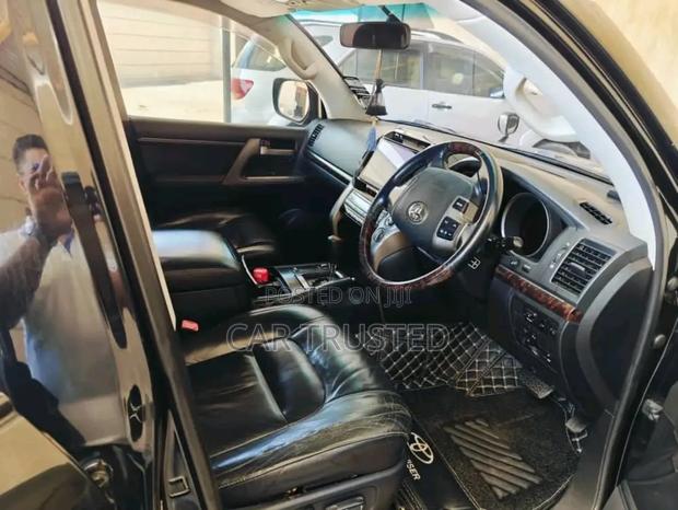 Toyota Land Cruiser 4.6 V8 ZX 2011 Black