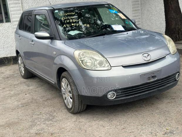 Mazda Verisa 2005 Silver