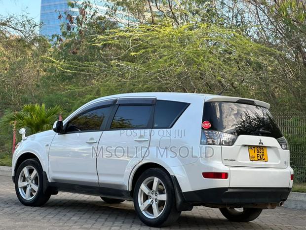 Mitsubishi Outlander 2009 White