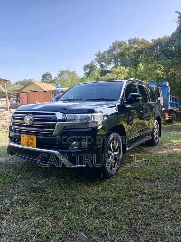 Toyota Land Cruiser 4.6 V8 ZX 2012 Black