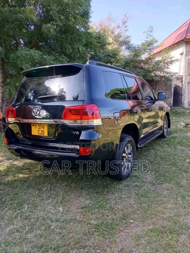 Toyota Land Cruiser 4.6 V8 ZX 2012 Black
