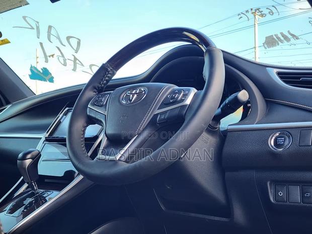 Toyota Harrier 2.0 2015 Off white