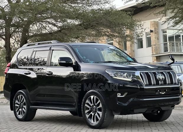 Toyota Land Cruiser Prado 4.0 Petrol TX 2022 Black