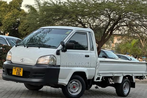Toyota Lite-Ace 2005 White