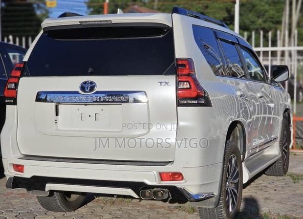Toyota Land Cruiser Prado 2019 White