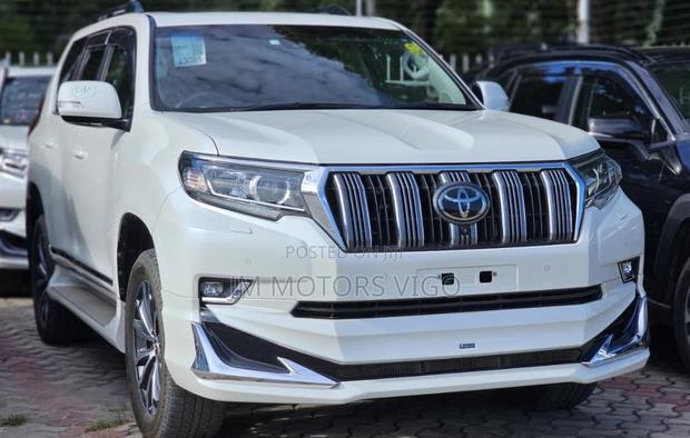Toyota Land Cruiser Prado 2019 White