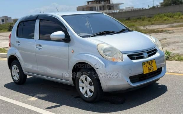 Toyota Passo 1.0 AWD 2010 Silver
