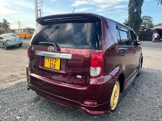 Toyota Rumion 1.5 FWD 2021 Maroon