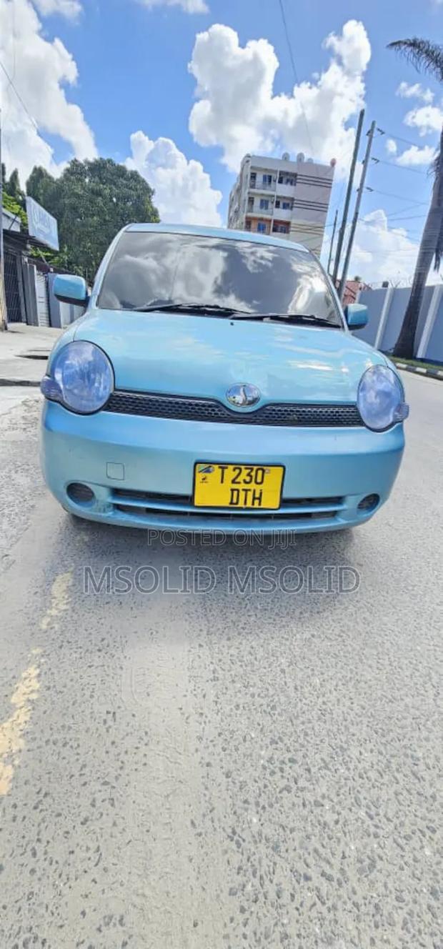 Toyota Sienta 2005 Blue