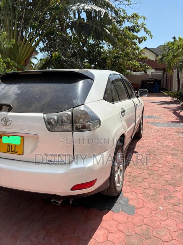 Toyota Harrier 2005 White