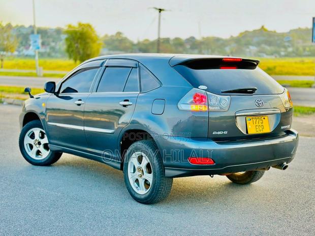 Toyota Harrier 2005 Gray