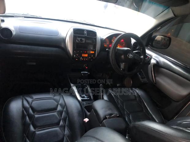 Toyota RAV4 2002 White