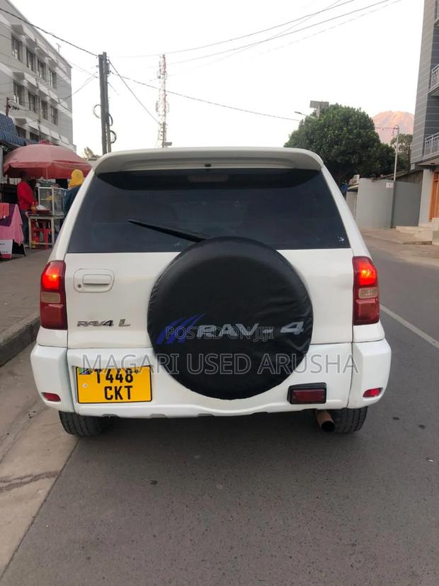 Toyota RAV4 2002 White